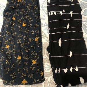 2 pairs of Lula Roe leggings.